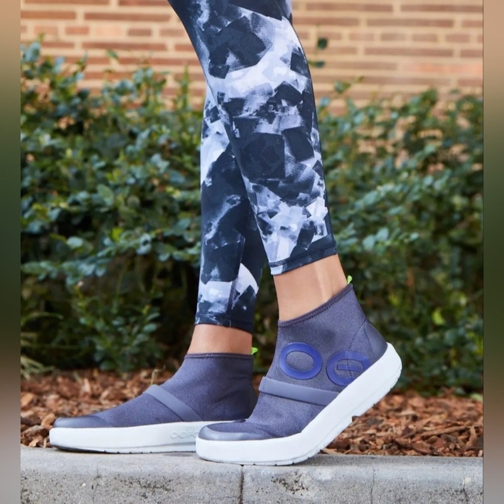 Oofos OOMG Fibre High sneakers blue 9.5